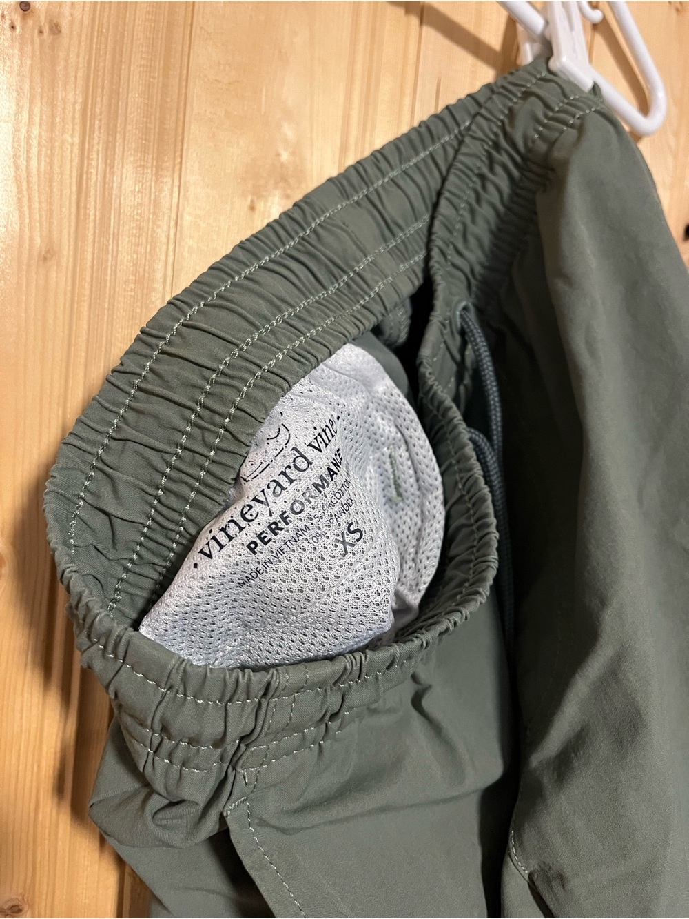 Vineyard Vines Men’s Olive Green Athletic Shorts
